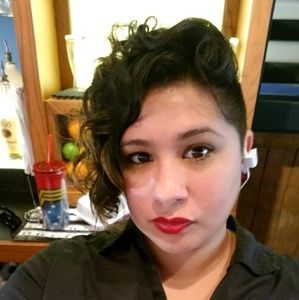 Meet your Posher, Ramona